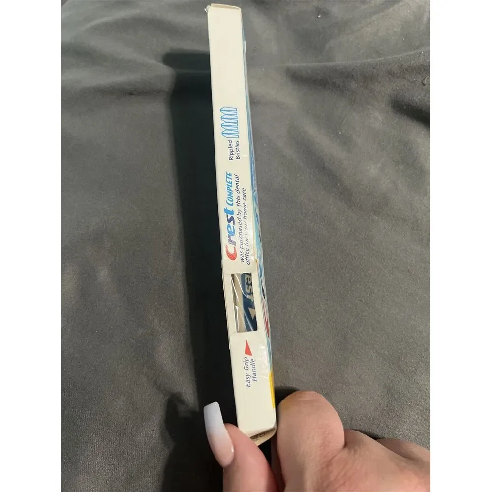 one vtg 1997 Crest Complete‎ soft toothbrushes Blue